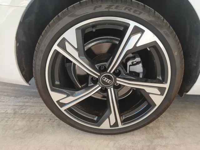 Audi A4L — Фото автомобиля 19