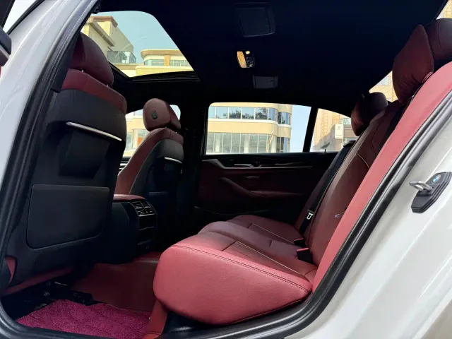 BMW 5 Series — Фото автомобиля 8