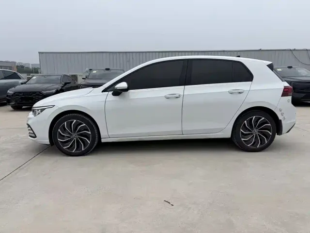 Volkswagen Golf — Фото автомобиля 4