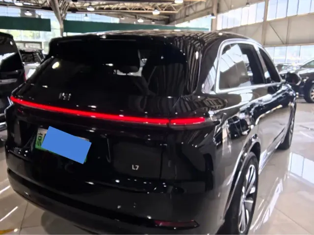 Li Auto L7 — Фото автомобиля 7