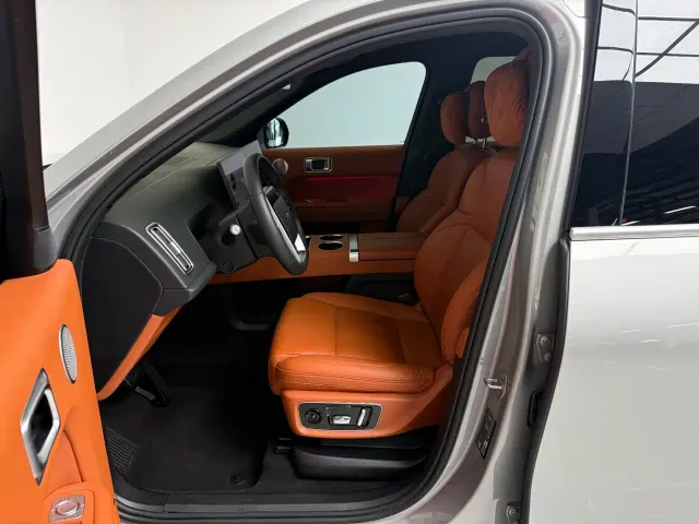 Li Auto L8 — Фото автомобиля 5