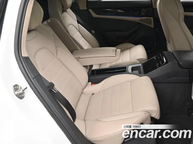 Porsche Panamera 976 — Фото автомобиля 12