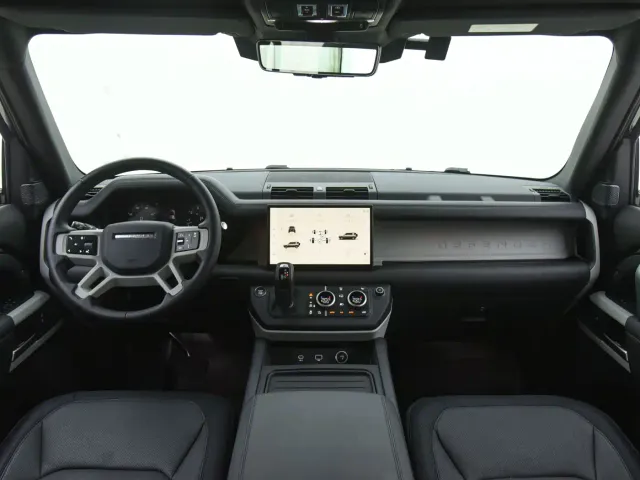 Land Rover Defender — Фото автомобиля 11