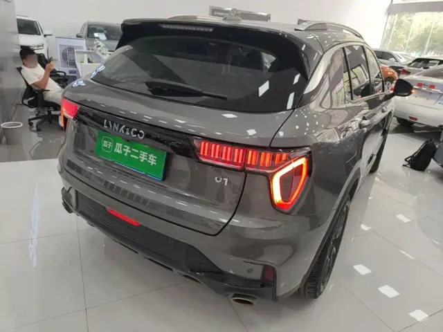Lynk & Co Lynk & Co 01 2021 2.0TD 2WD Pro — Фото автомобиля 6
