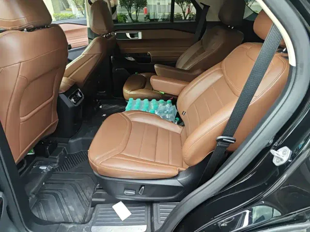 Ford Explorer — Фото автомобиля 13