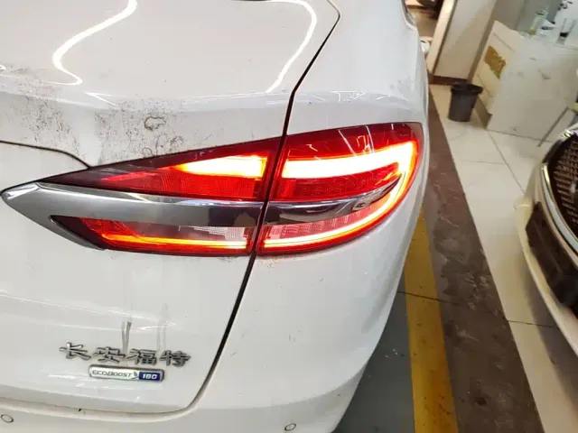 Ford Mondeo — Фото автомобиля 7