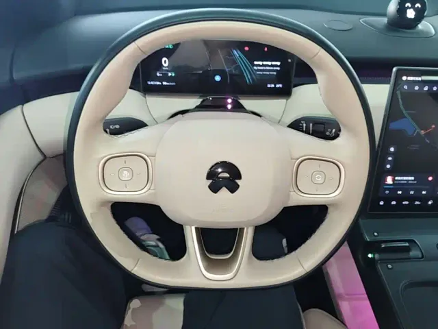 Nio ET5 — Фото автомобиля 10