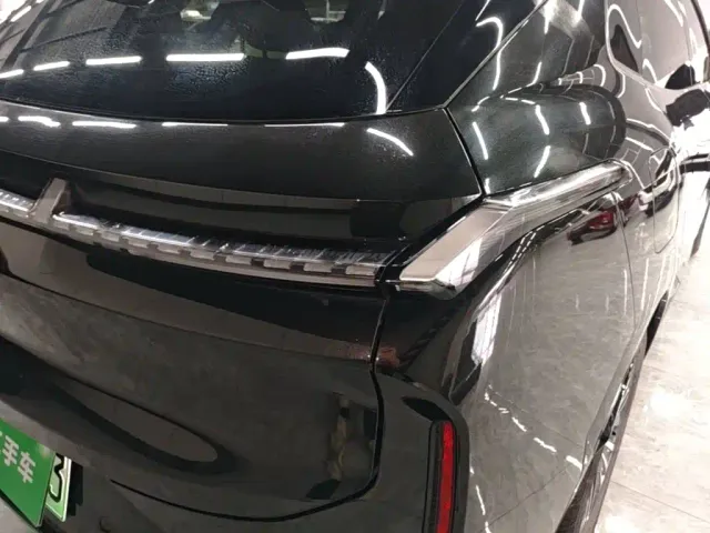 Lynk & Co Lynk & Co 08 EM-P 2023 220km 4WD Performance Halo — Фото автомобиля 7