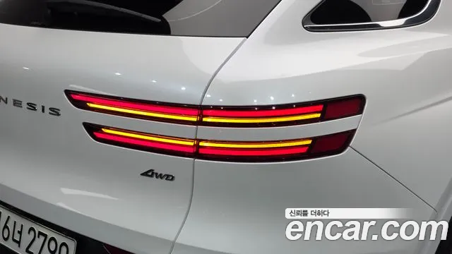 Genesis GV70 — Фото автомобиля 8