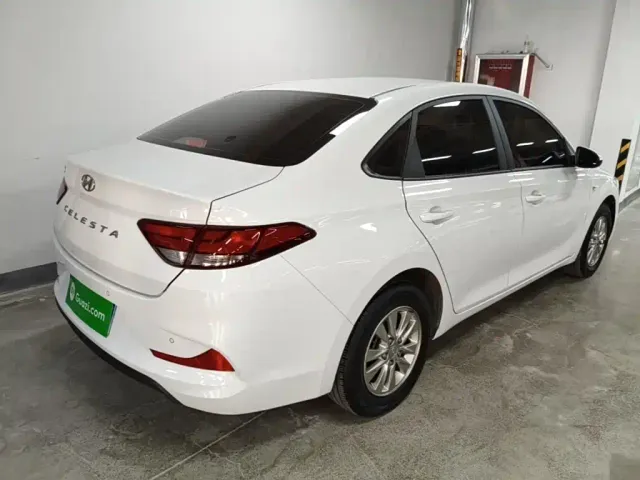 Hyundai Elantra — Фото автомобиля 6
