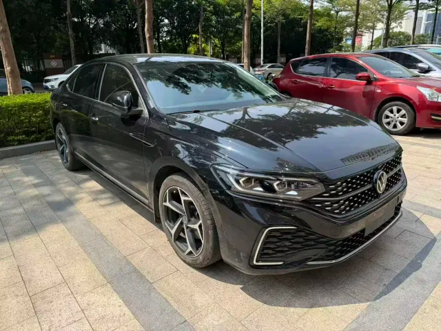 Volkswagen Passat — Фото автомобиля 3