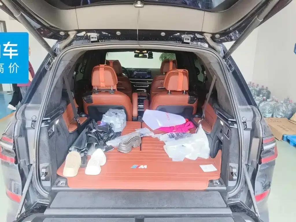BMW BMW X7 2023 xDrive40i Exclusive M Sport Package — Фото автомобиля 5