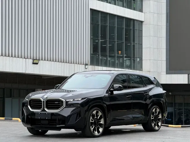 BMW XM — Фото автомобиля 4