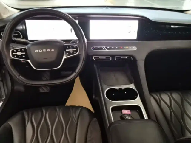 Roewe D7 — Фото автомобиля 9