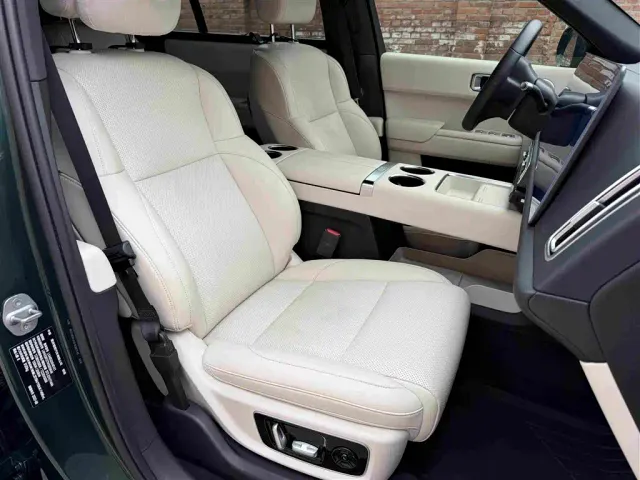 Li Auto L9 — Фото автомобиля 14