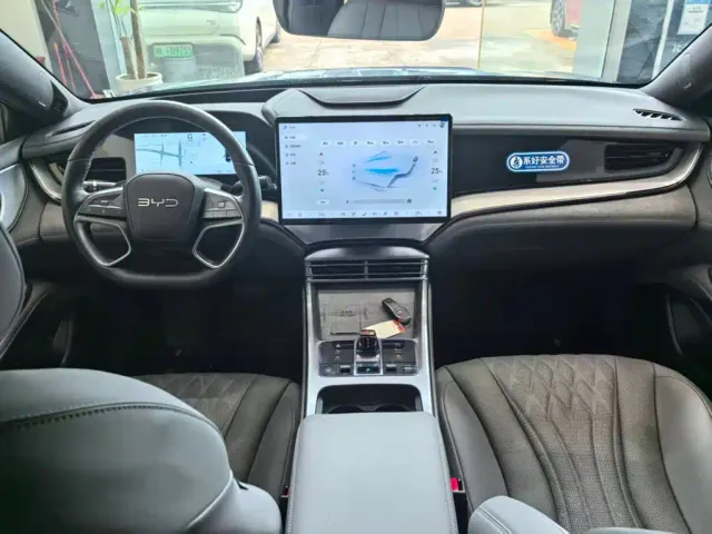 BYD Seal 07 DM-i — Фото автомобиля 14