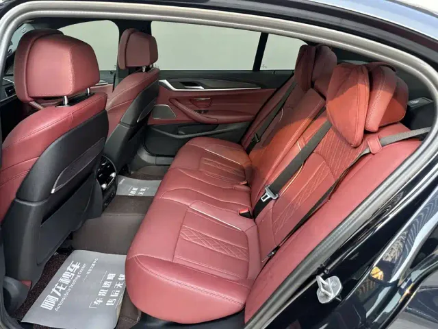 BMW 5 Series — Фото автомобиля 9