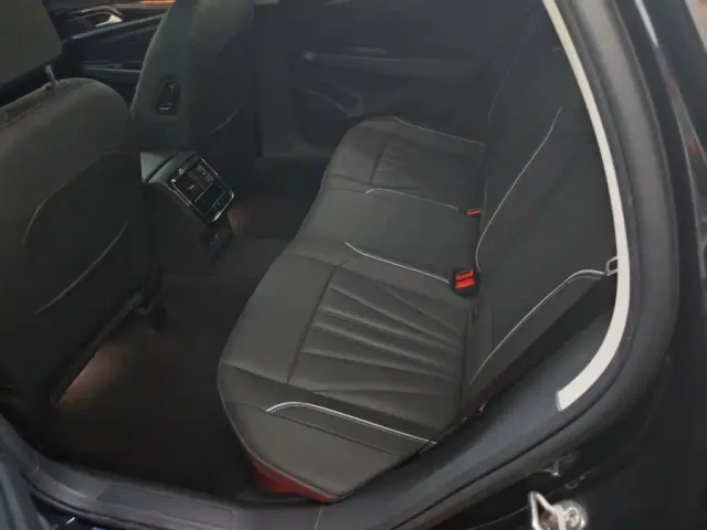Volkswagen Passat — Фото автомобиля 16