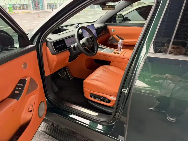 AITO Wenjie AITO M7 2026 Extended Range Ultra AWD 5-Seater — Фото автомобиля 7
