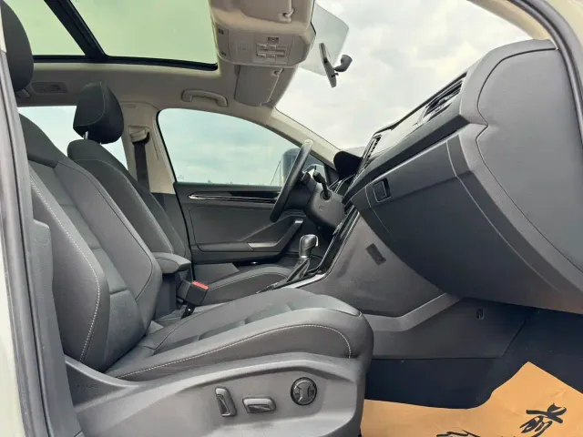 Volkswagen T-Roc — Фото автомобиля 12