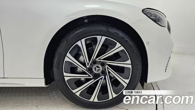 Mercedes-Benz E-Class E-класс W214 E300 4MATIC Exclusive — Фото автомобиля 5