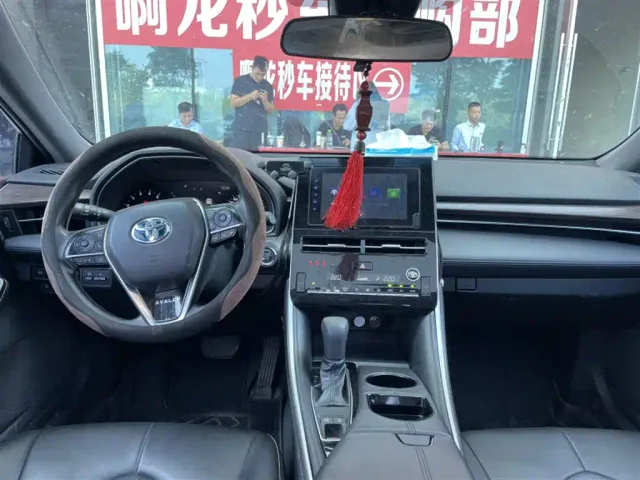 Toyota Avalon — Фото автомобиля 7