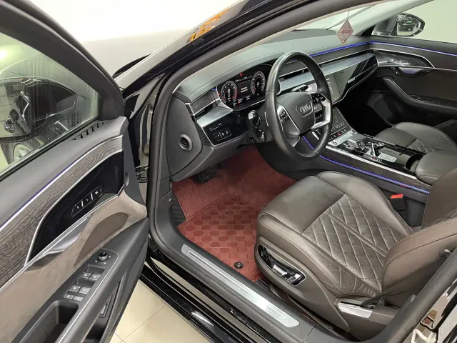 Audi A8 — Фото автомобиля 4