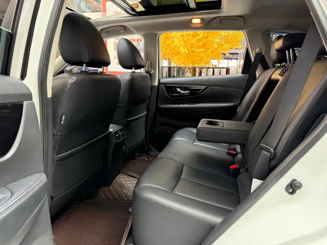 Nissan X-Trail — Фото автомобиля 10