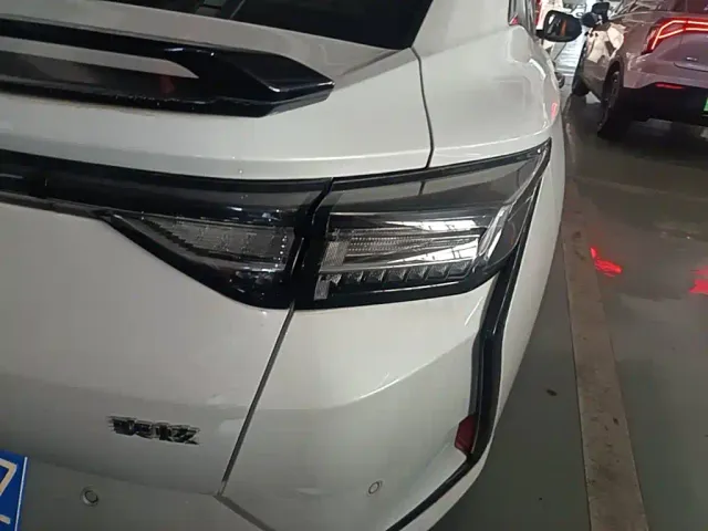 Dongfeng Yixuan — Фото автомобиля 7