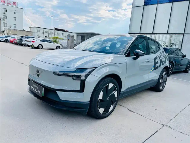 Фотография автомобиля — Volvo EX30