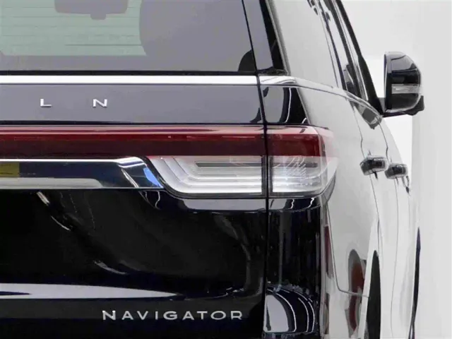 Lincoln Navigator — Фото автомобиля 6