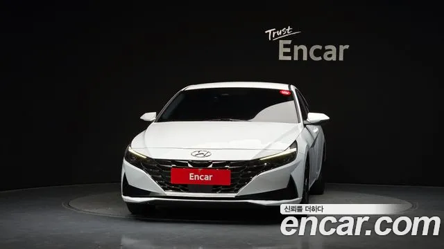 Hyundai Avante CN7 — Фото автомобиля 3
