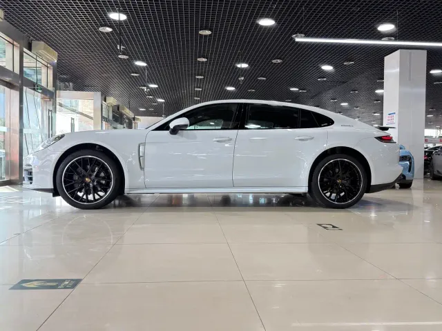 Porsche Panamera — Фото автомобиля 3
