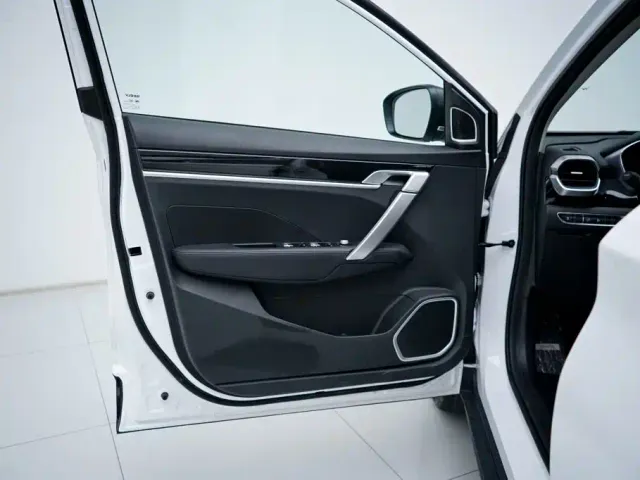 Geely Binyue — Фото автомобиля 11