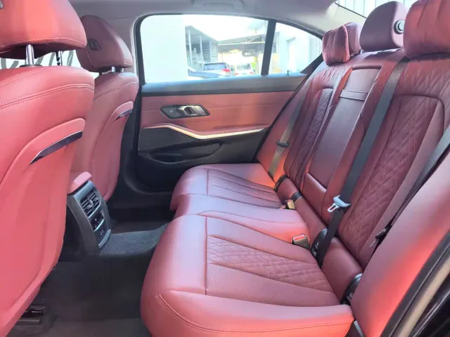 BMW 3 Series — Фото автомобиля 12