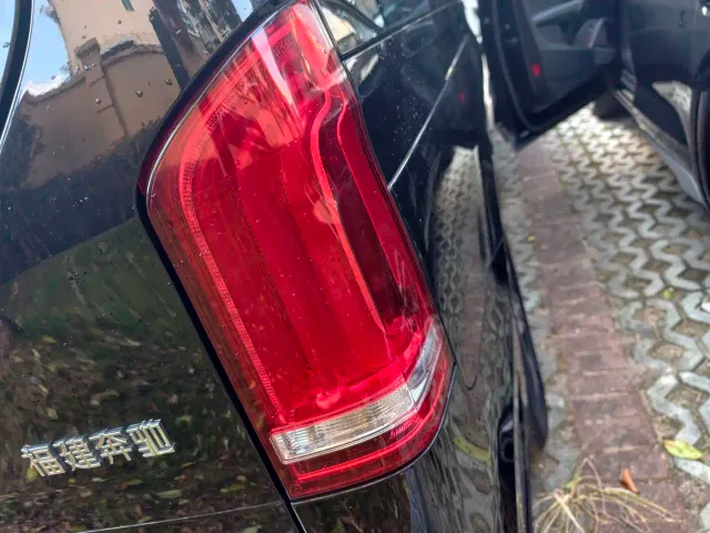 Mercedes-Benz V-Class — Фото автомобиля 15