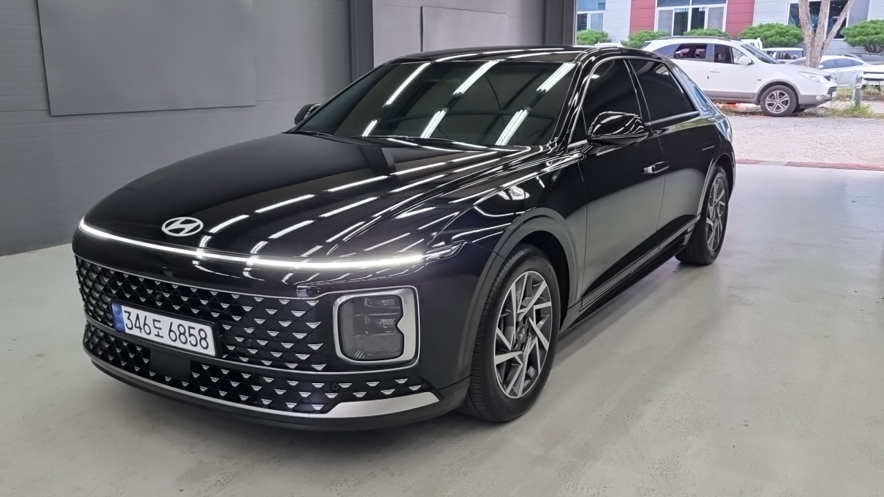 Фотография автомобиля — Hyundai Grandeur GN7