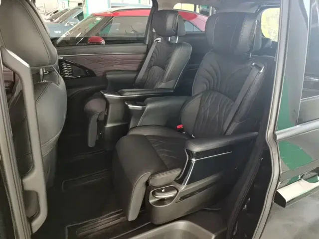 GAC Trumpchi M8 — Фото автомобиля 16