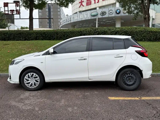 Toyota Vios FS — Фото автомобиля 3