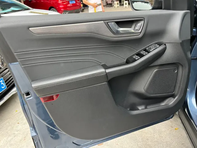 Ford Ford Escape 2020 EcoBoost 245 2WD Premium Edition — Фото автомобиля 7