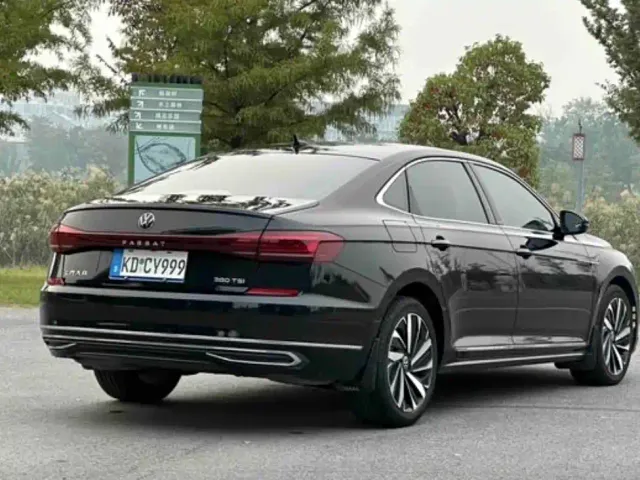 Volkswagen Passat — Фото автомобиля 9