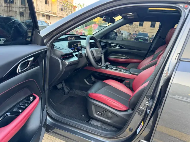 Changan Z6 — Фото автомобиля 8