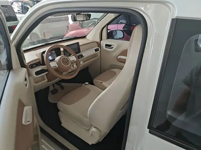 Wuling Motors Hongguang MINIEV 2024 Model 3rd Generation 170km — Фото автомобиля 14