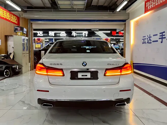 BMW 5 Series — Фото автомобиля 4