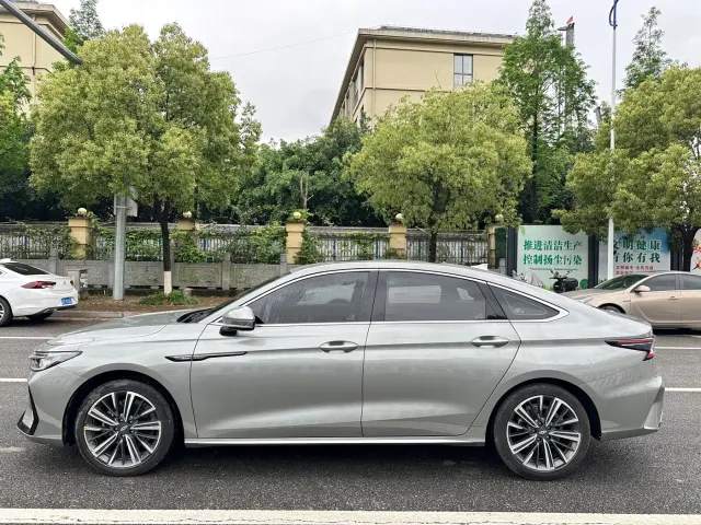Chery Arrizo 8 2023 1.6T DCT Comfort — Фото автомобиля 3