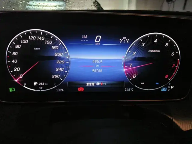 Mercedes-Benz C-Class — Фото автомобиля 4