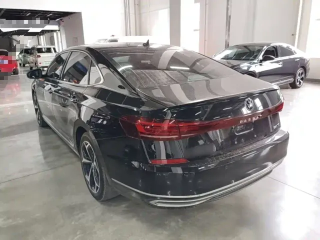 Volkswagen Passat — Фото автомобиля 4