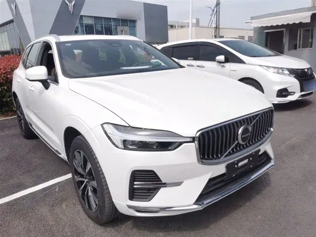 Volvo XC60 — Фото автомобиля 3