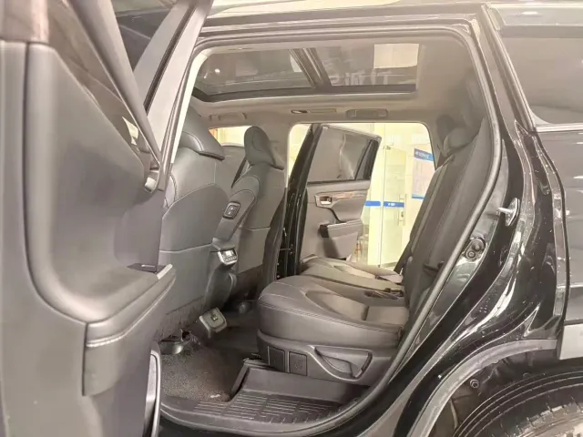Toyota Highlander — Фото автомобиля 7