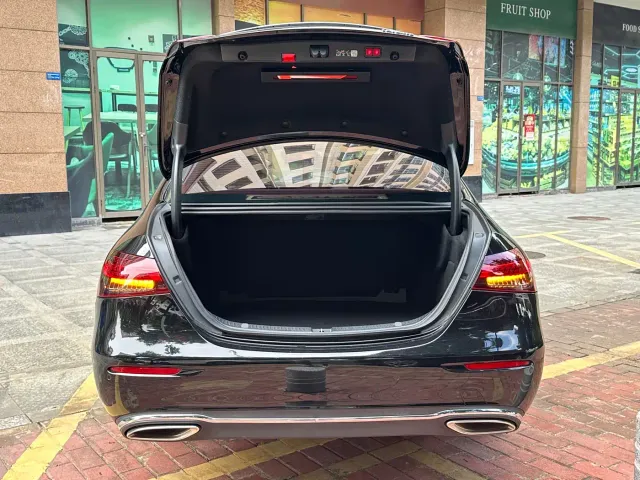 Mercedes-Benz E-Class — Фото автомобиля 15